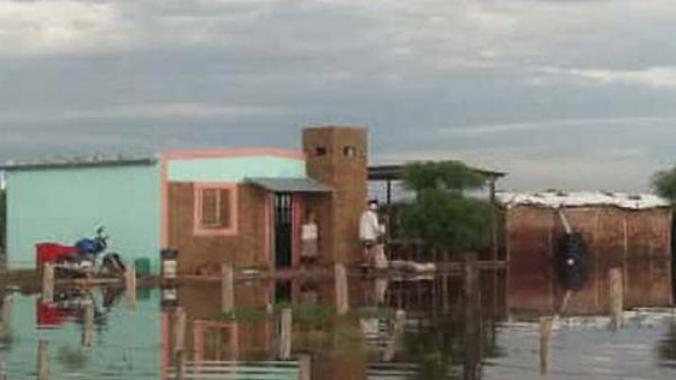 foto casa y rancho inundado