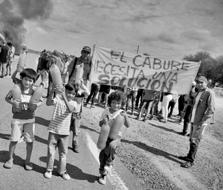 Foto, protesta por agua Caburé